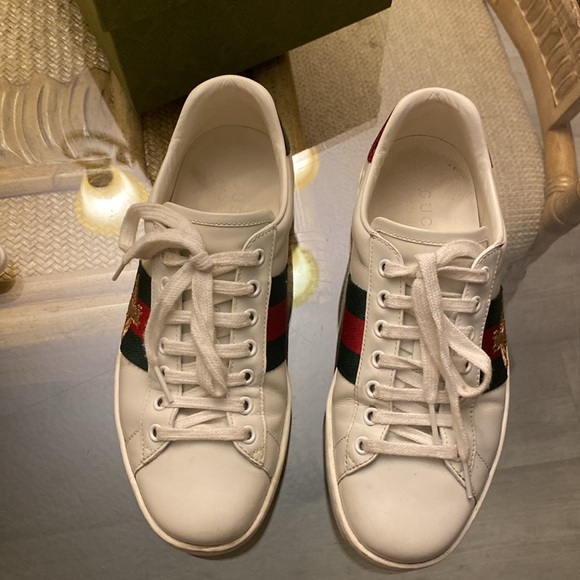 Gucci Womens Ace Sneakers, size
9.5 - 10, barely worn, in box, new laces - Picture 7 of 8